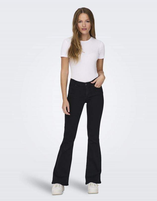 VAQUERO DE CORTE SLIM ACAMPANADO DE MUJER DE ONLY