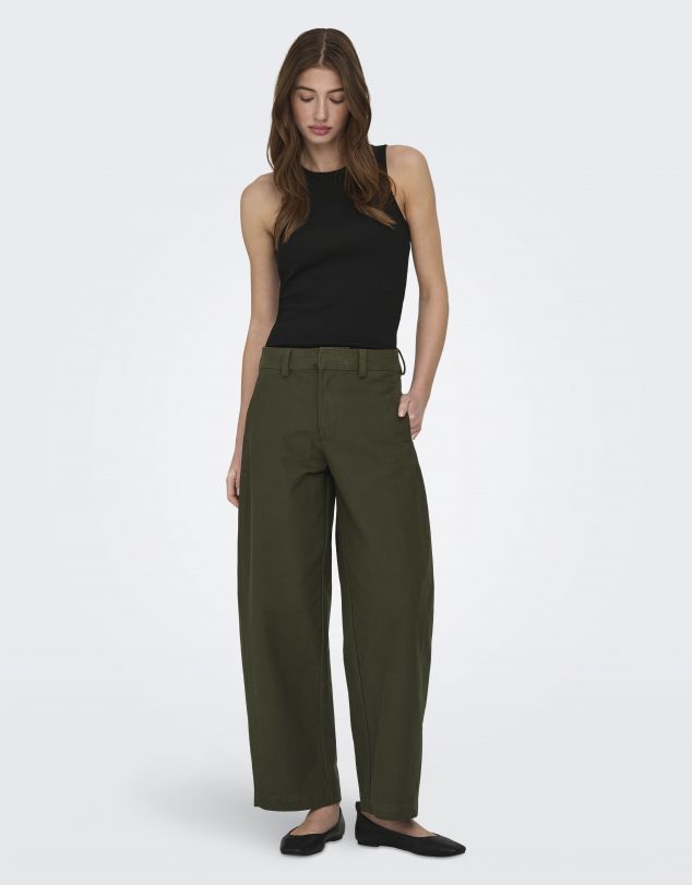 PANTALON DE CINTURA MEDIA TIPO BARREL DE MUJER DE ONLY